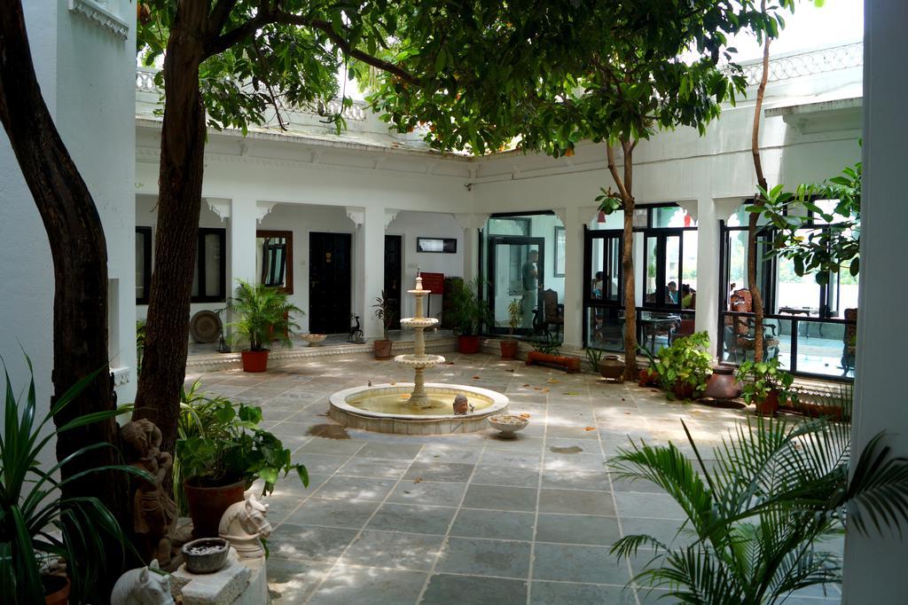 Karohi Haveli - A Heritage Hotel Udaipur Buitenkant foto