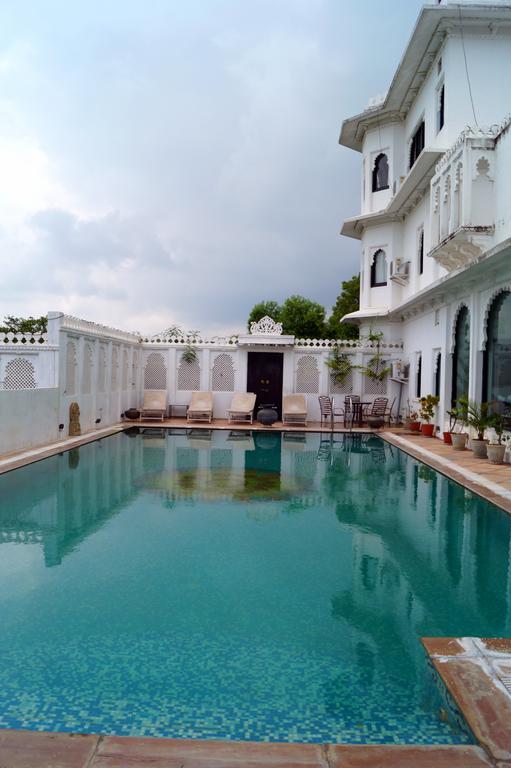 Karohi Haveli - A Heritage Hotel Udaipur Buitenkant foto