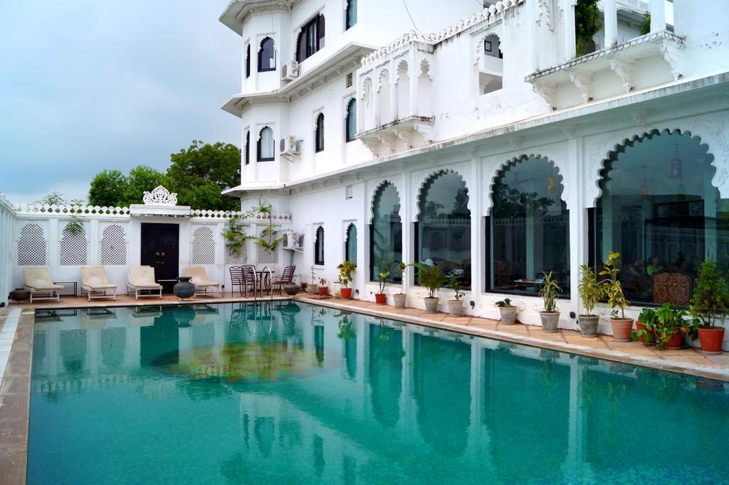 Karohi Haveli - A Heritage Hotel Udaipur Buitenkant foto