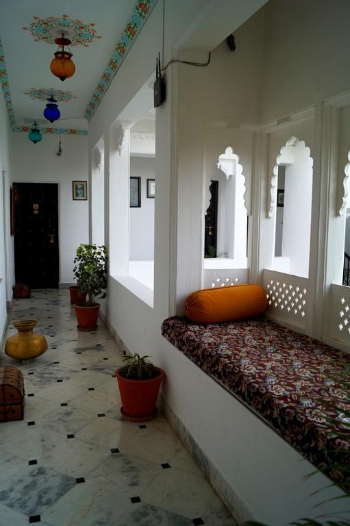 Karohi Haveli - A Heritage Hotel Udaipur Buitenkant foto