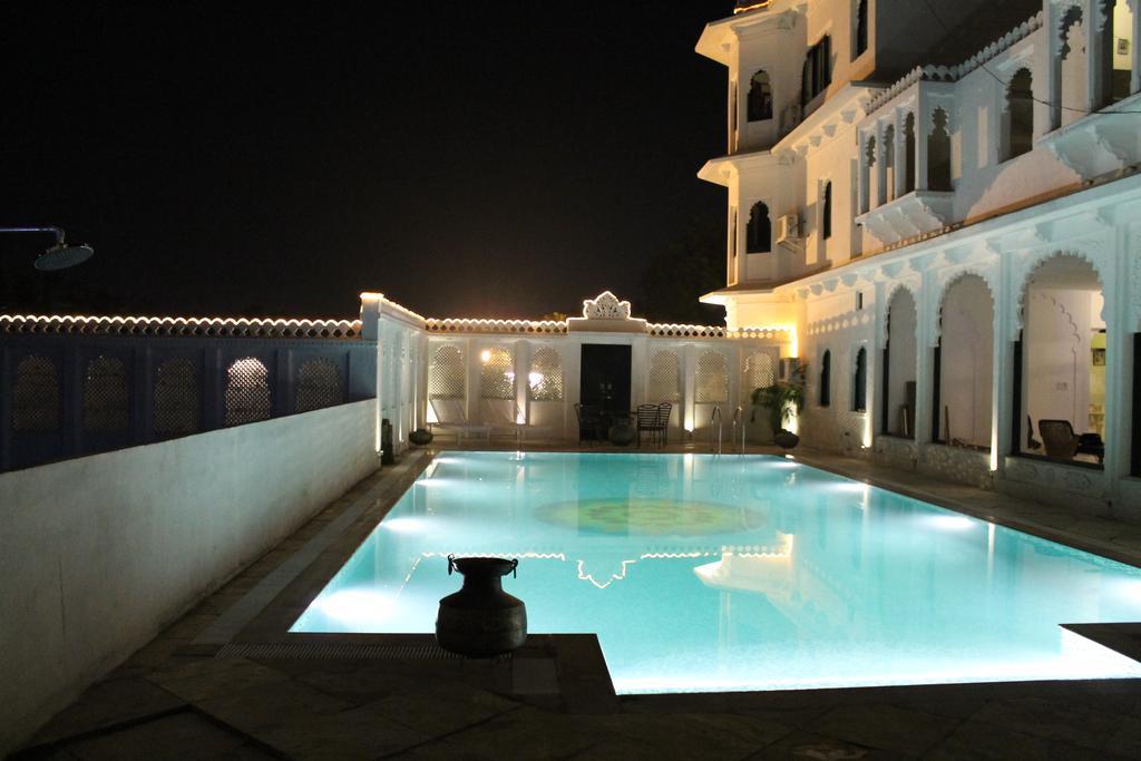 Karohi Haveli - A Heritage Hotel Udaipur Buitenkant foto