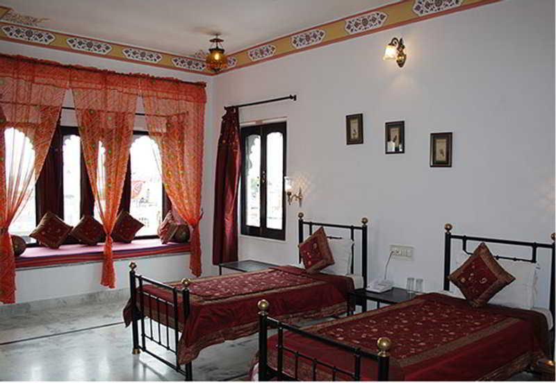 Karohi Haveli - A Heritage Hotel Udaipur Buitenkant foto