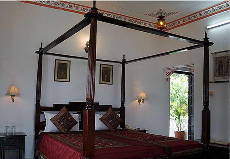 Karohi Haveli - A Heritage Hotel Udaipur Buitenkant foto