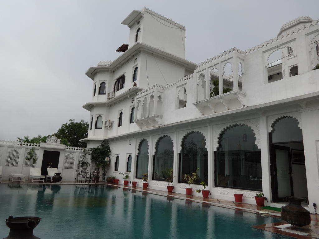 Karohi Haveli - A Heritage Hotel Udaipur Buitenkant foto