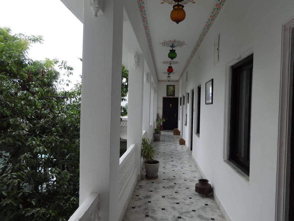 Karohi Haveli - A Heritage Hotel Udaipur Buitenkant foto