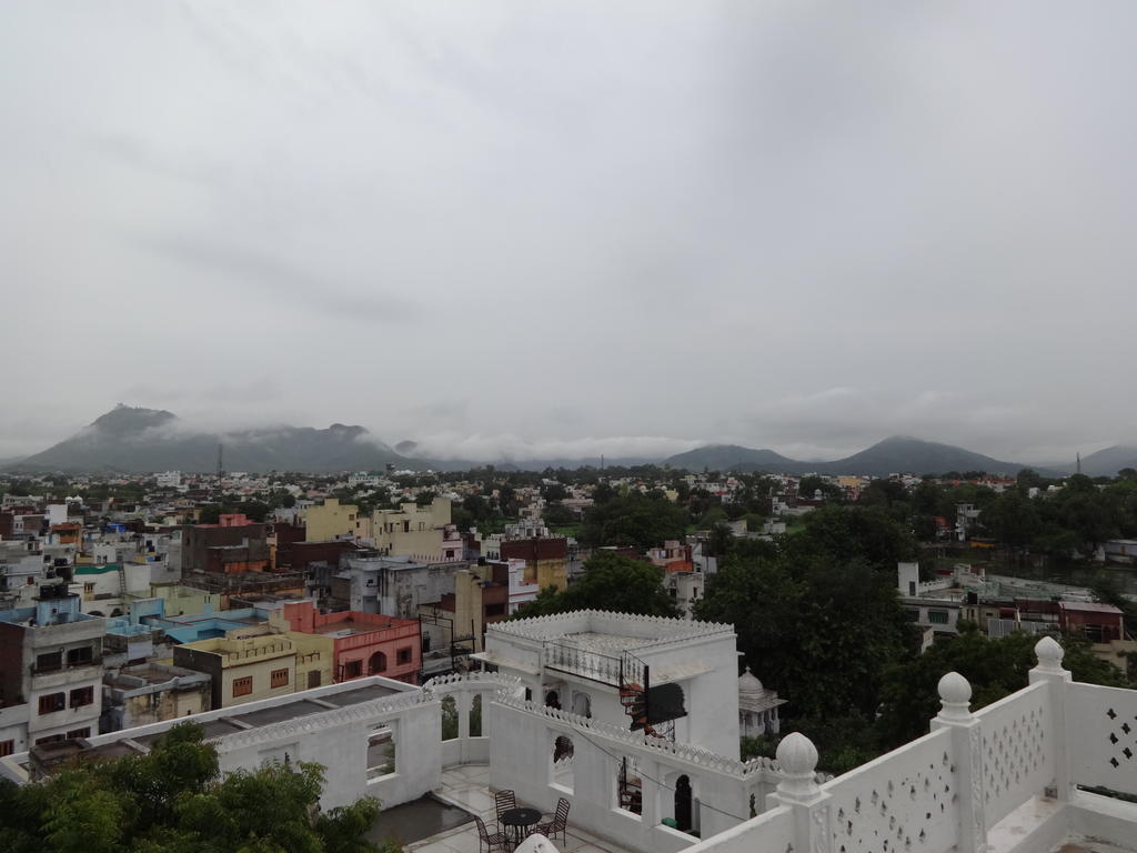 Karohi Haveli - A Heritage Hotel Udaipur Buitenkant foto