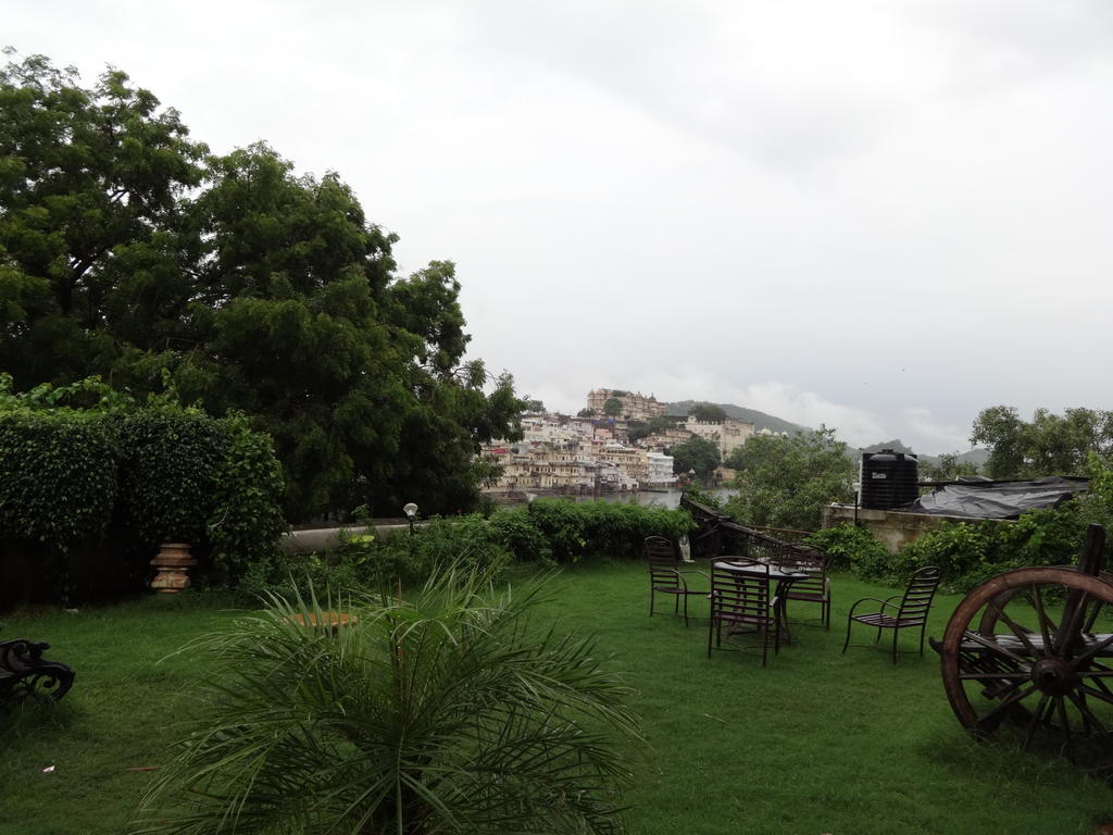 Karohi Haveli - A Heritage Hotel Udaipur Buitenkant foto