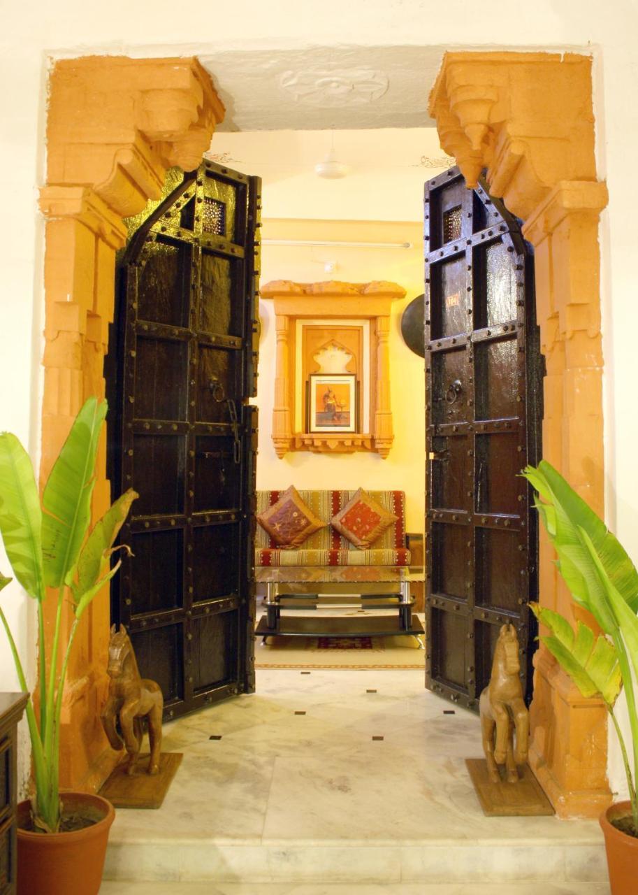 Karohi Haveli - A Heritage Hotel Udaipur Buitenkant foto