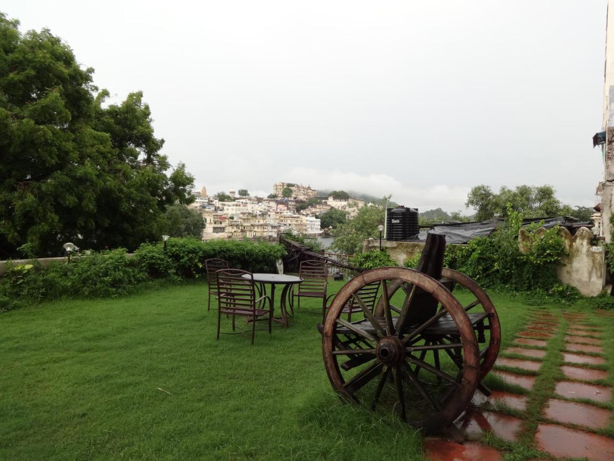 Karohi Haveli - A Heritage Hotel Udaipur Buitenkant foto